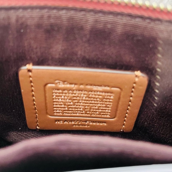 Coach x Disney Corner Zip Wristlet With Minnie Mouse Motif (Pink) [#F30004] - Picture 3 of 3